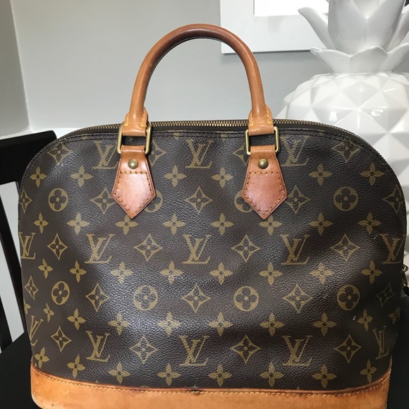 Authentic Louis Vuitton Alma - Picture 4 of 8